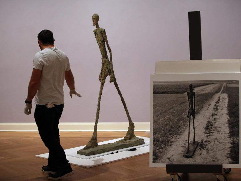 Die Figur "Schreitender Mann in Münster im Picassomuseum. Foto: Oliver Berg