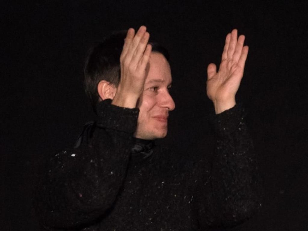 Der Modedesigner Damir Doma fühlt sich überall wohl. Foto: Soeren Stache