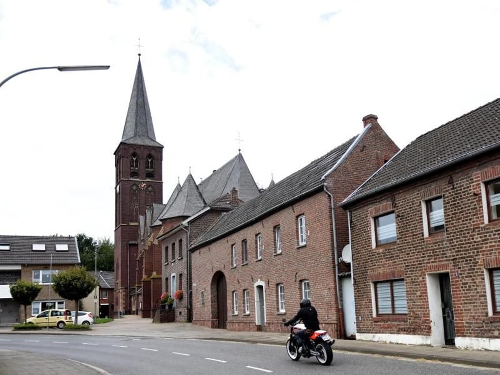 Wie ausgestorben: Der Ort Keyenberg soll dem Braunkohle-Tagebau weichen. Foto: Caroline Seidel