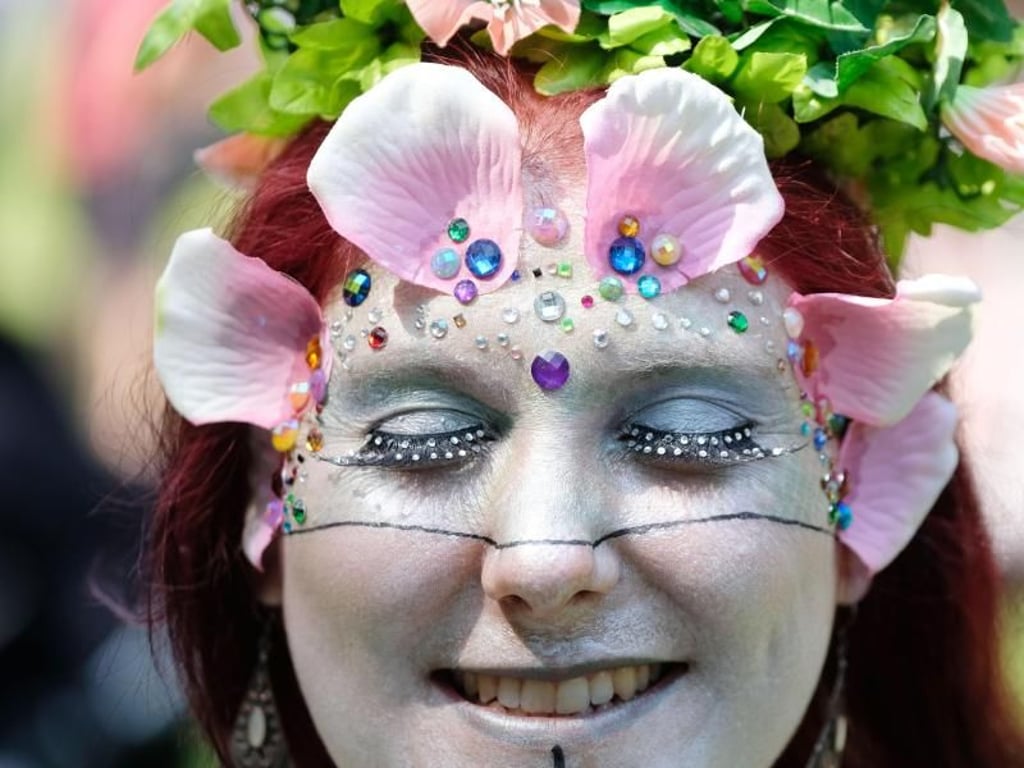 Eher Blumemädchen als Gruftie. Foto: Sebastian Willnow
