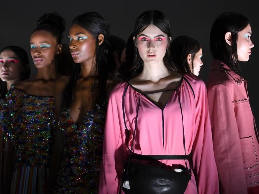 Models zeigen die neuen Kreationen des Labels Laurel. Foto: Britta Pedersen