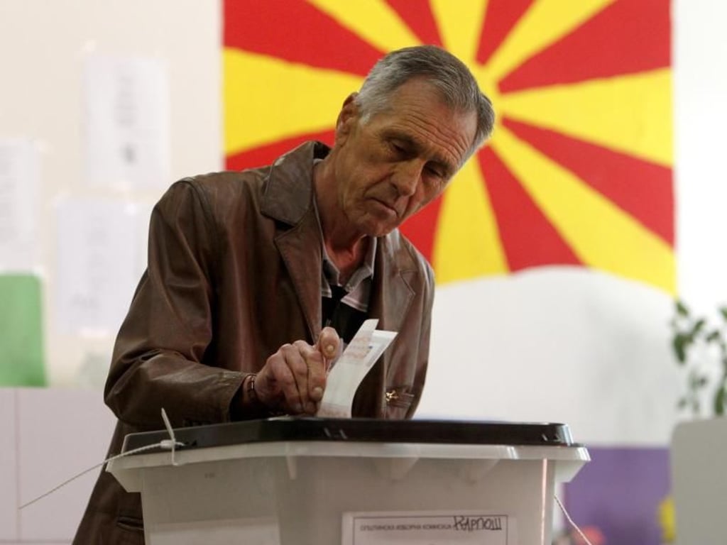 Bis 13.00 Uhr nahmen nach Angaben der Staatlichen Wahlkommission in Skopje 20 Prozent der Wahlberechtigten teil. Foto: Boris Grdanoski/AP