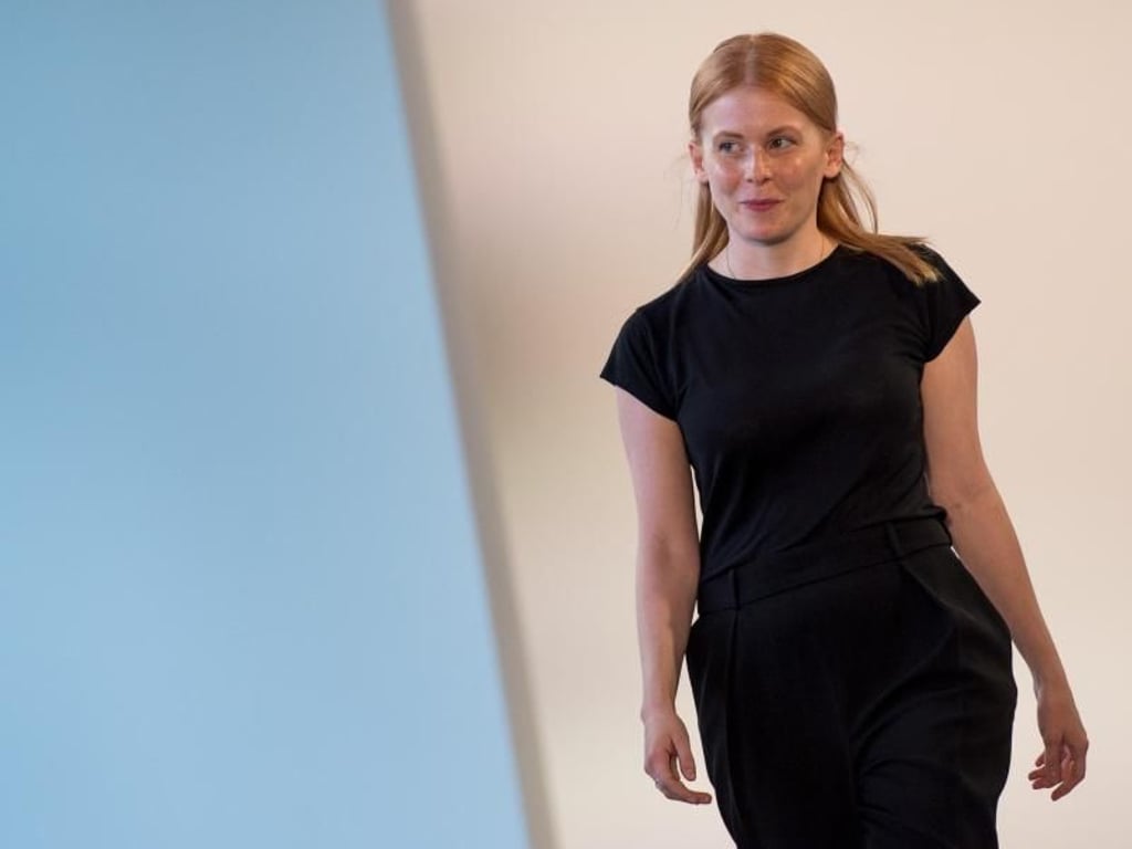Die deutsche Designerin Malaika Raiss kreiert elegante Wohlfühlmode. Foto: Monika Skolimowska