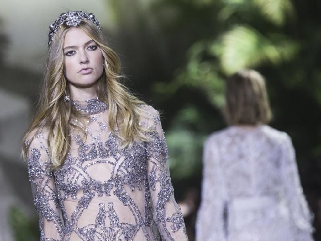 Verträumtes von Elie Saab in Paris. Foto: Etienne Laurent
