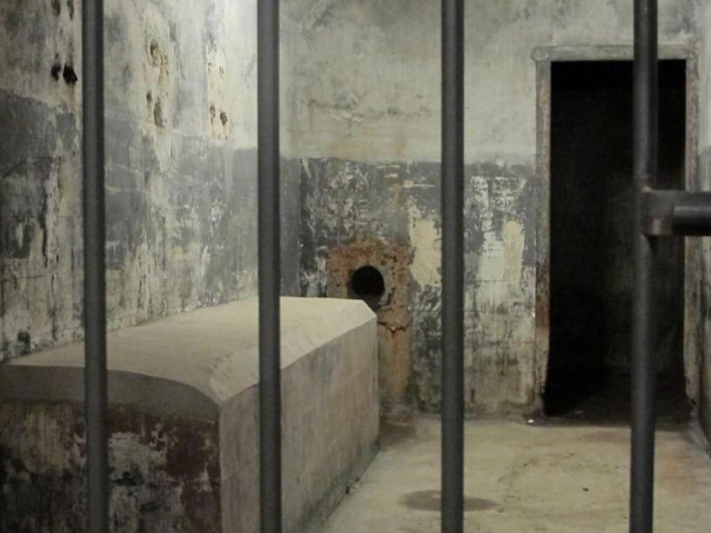 Unterirdischer Bunker im Jardin El Capricho: Im Spanischen Bürgerkrieg wurde hier gegen Franco operiert. Foto: Daniela David