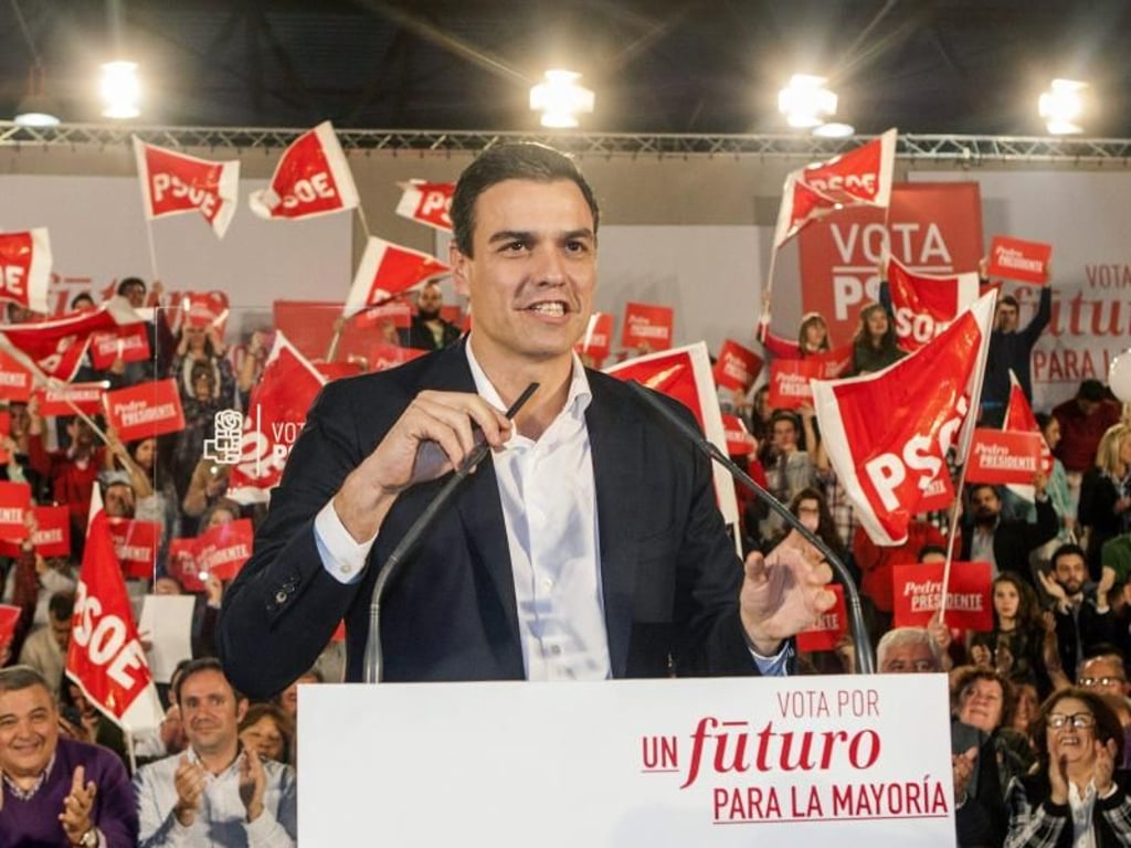 Sozialist Pedro Sánchez, der auch «Pedro el Guapo» (Pedro, der Schöne) genannt wird, soll mit seinem Charme seine von Selbstzweifeln geplagte Partei wieder zu besseren Zeiten führen. Foto: Oto