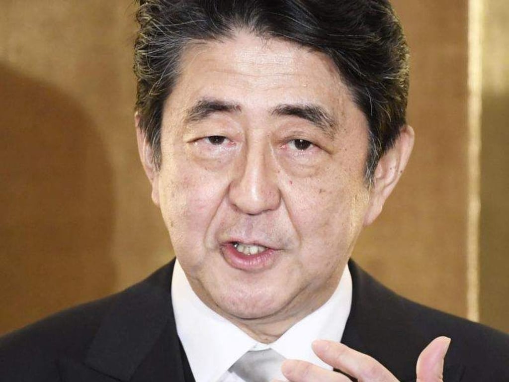 Shinzo Abe, japanischer Premierminister, spricht auf einer Neujahrspressekonferenz in Ise in der Präfektur Mie. Am 1. April werde die Regierung den Namen der neuen Ära-Devise (gengo) bekanntgeben. Foto: kyodo