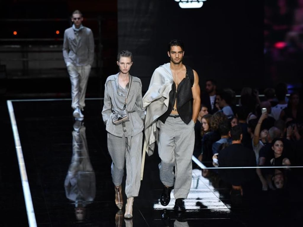 Schlicht, lässig und bequem - für das Frühjahr-Sommer 2019 entwarf Armani Kleidung zum Wohlfühlen. Foto: Alberto Lingria/XinHua