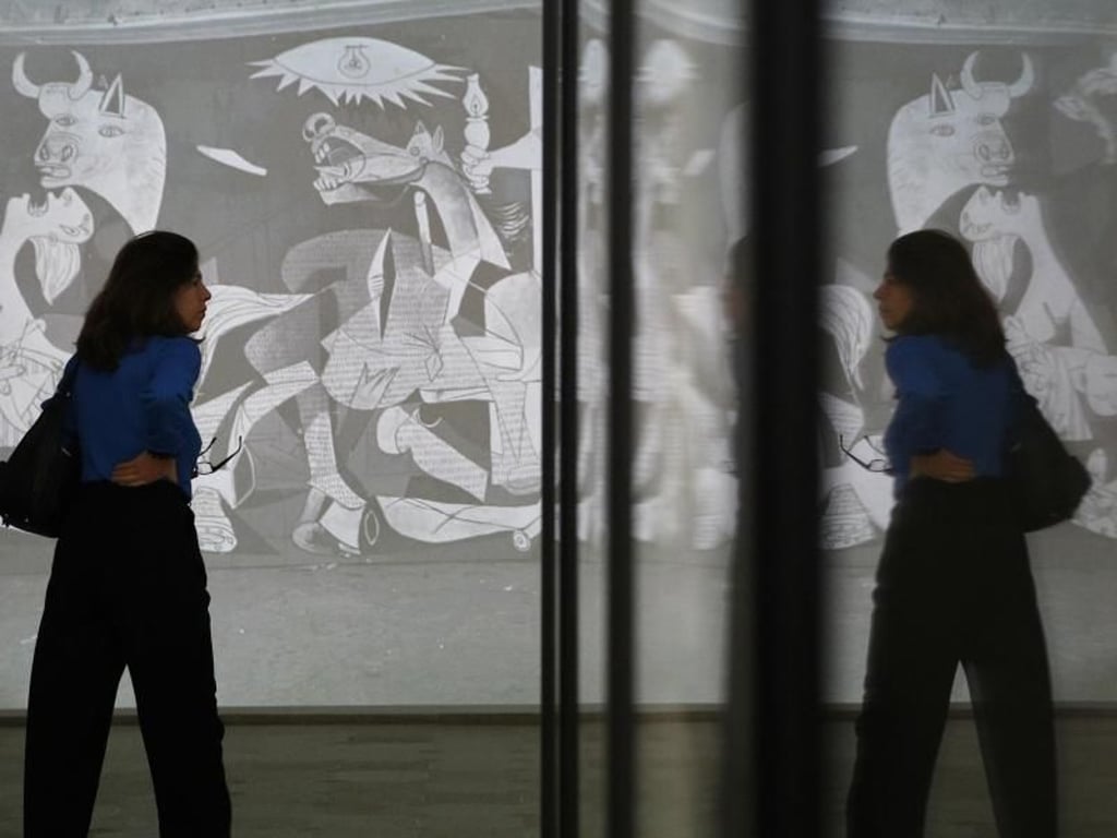 Picasso neu interpretiert: «Guernica Redacted» von Robert Longo. Foto: Christophe Ena/AP