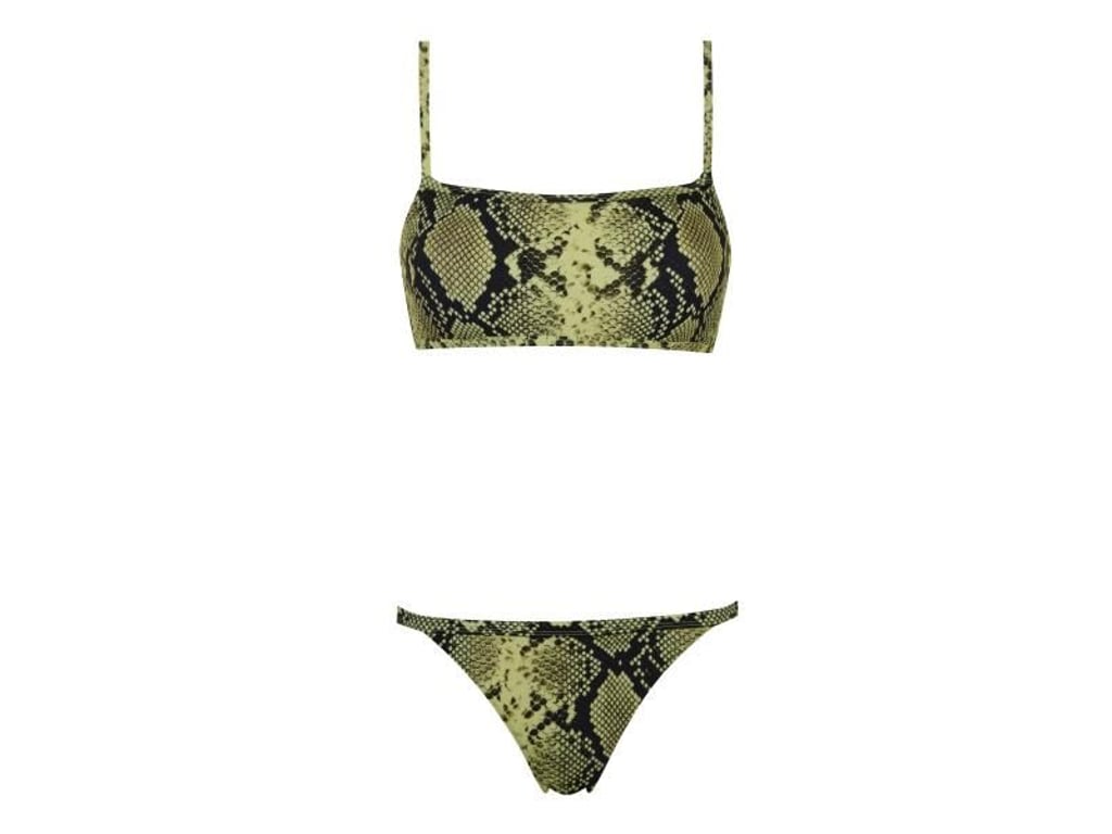 Auch in der Bademode findet sich das Schlangenmuster wieder - hier ein Bikini von Topshop (Top 16 Euro, Höschen 12 Euro). Foto: Topshop/dpa-tmn