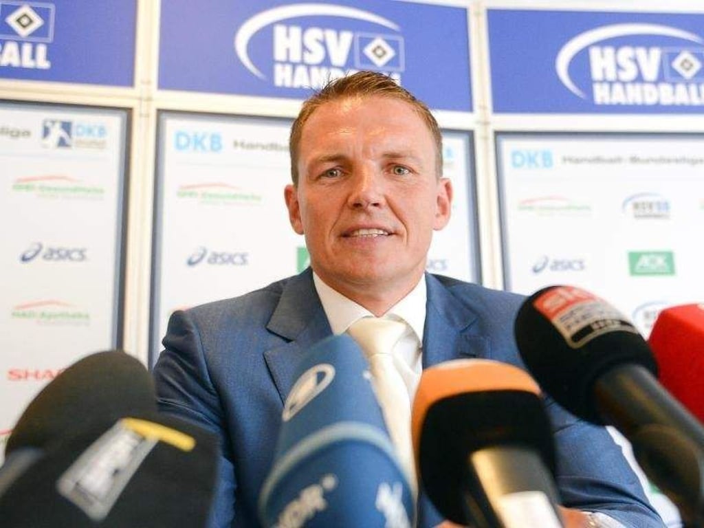 Frank Rost hat sich mit den Verantwortlichen des HSV Handball überworfen. Foto:: Axel Heimken
