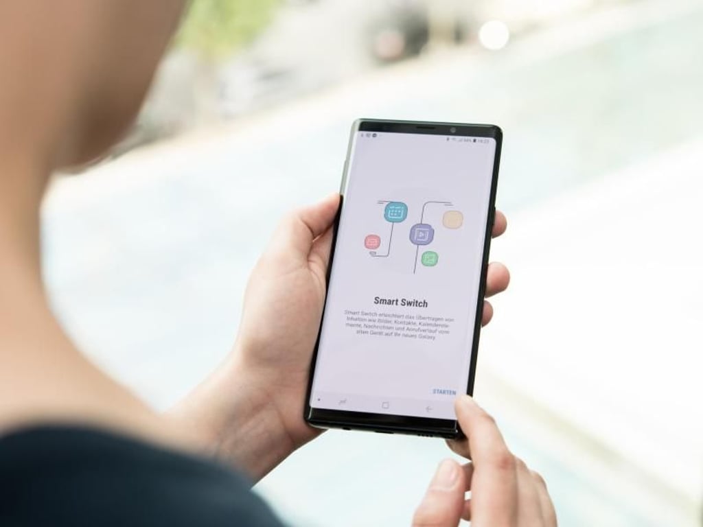 Software wie Smart Switch hilft beim Übertragen von Fotos, Kontakten und anderen Daten von einem Smartphone zum anderen. Foto: Robert Günther