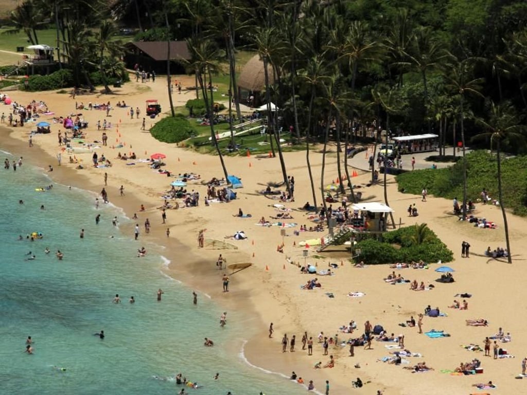 Kreuzfahrt-Gäste können auf den hawaiianischen Inseln auch einfach nur den Strand genießen - wie hier am Hanauma Bay State Park auf Oahu. Foto: Verena Wolff