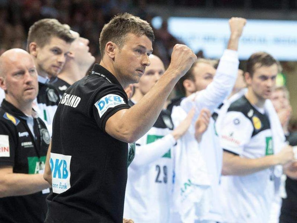 Die deutschen Handballer um Bundestrainer Christian Prokop sind bei der Bundeskanzlerin eingeladen. Foto: Federico Gambarini