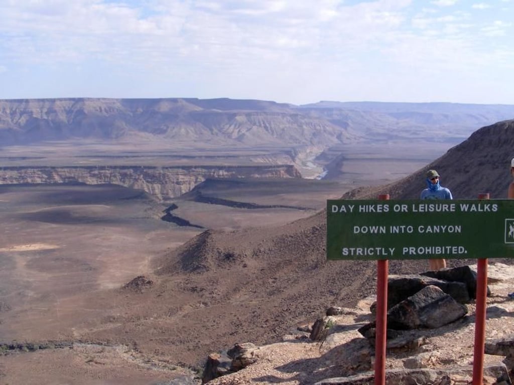 Radfahren mit Aussicht: der Fish River Canyon bei Hobas. Foto: Christian Selz/dpa-tmn