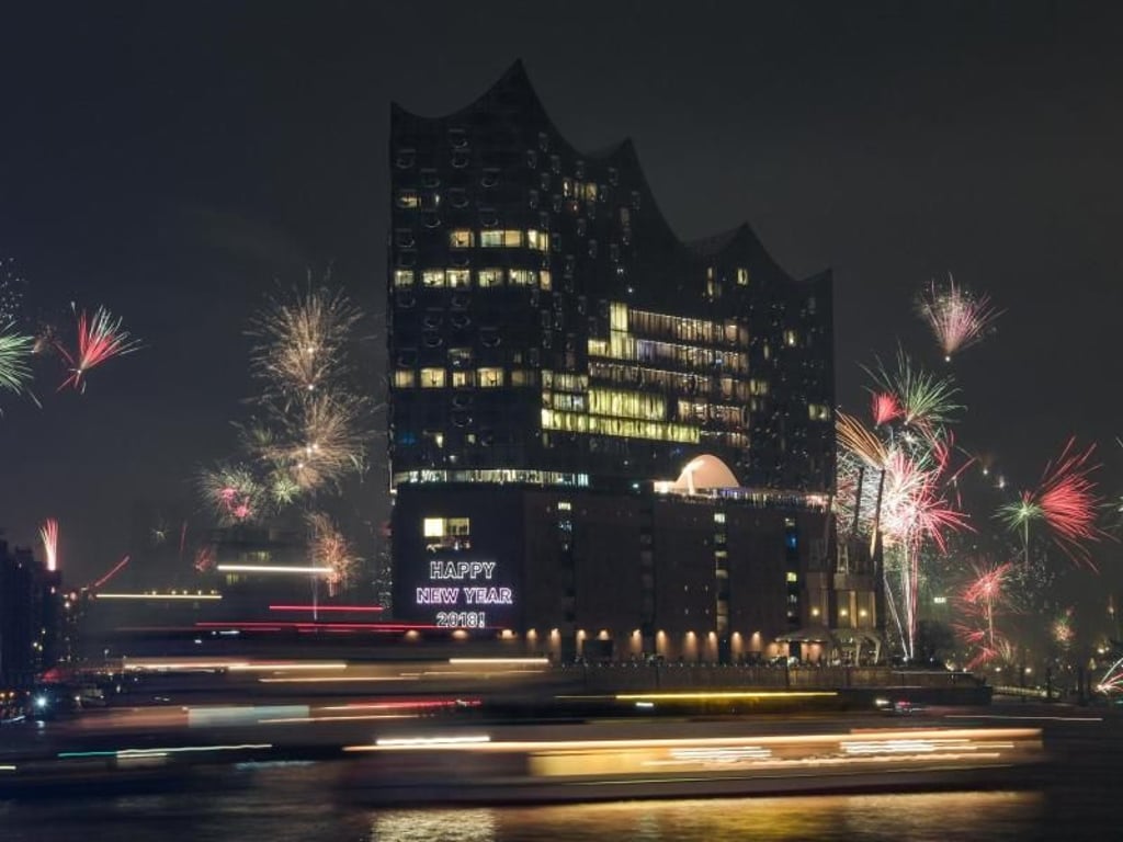 Die Hamburger Elbphilharmonie feiert zum ersten Mal Silvester mit. Foto: Axel Heimken