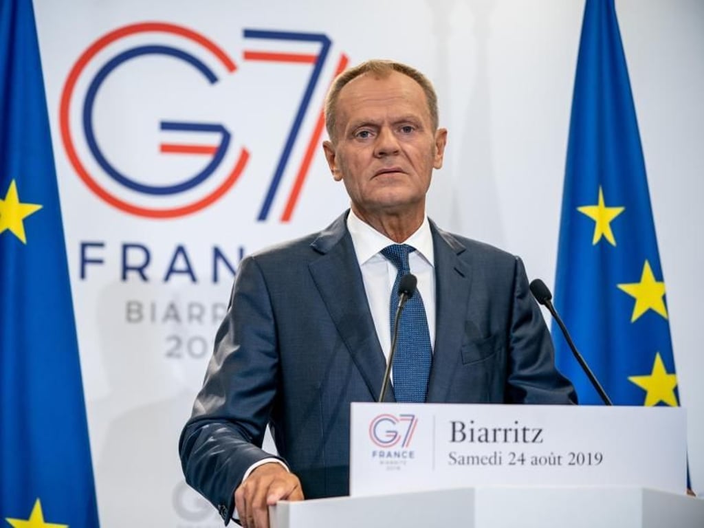 Donald Tusk, Präsident des Europäischen Rates, spricht vor Beginn des Gipfels. Foto: Michael Kappeler