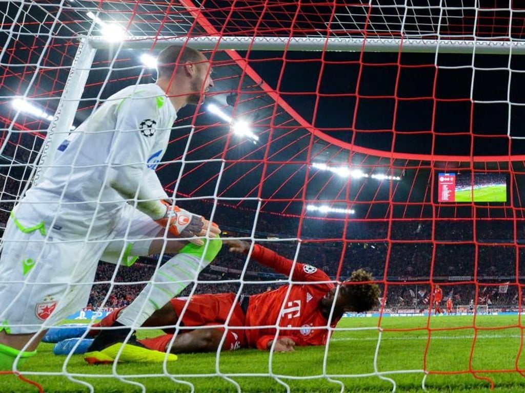 Kingsley Coman (r) trifft gegen Belgrads Torwart Milan Borjan 1:0 für Bayern München. Foto: Sven Hoppe