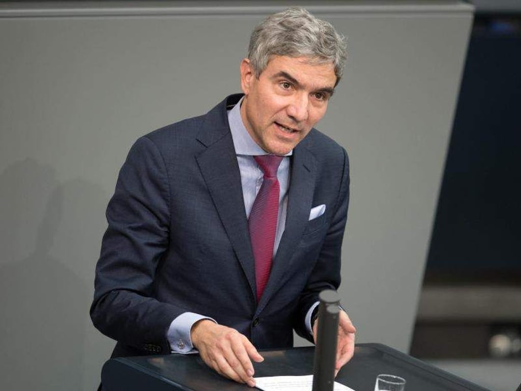 Stephan Harbarth spricht während einer Sitzung des Bundestags. Foto: Soeren Stache