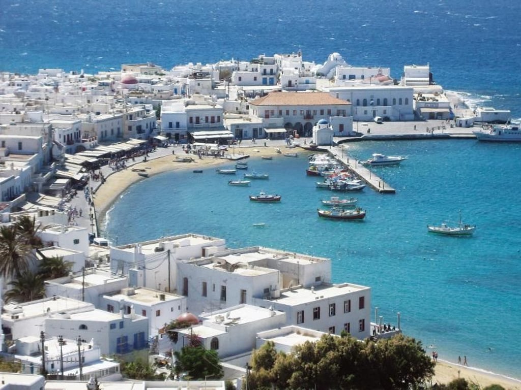 Mykonos gilt als Party-, Promi- und Schwuleninsel. Wer Nachtleben sucht, wird dort fündig. Foto: Attika Reisen/dpa-tmn
