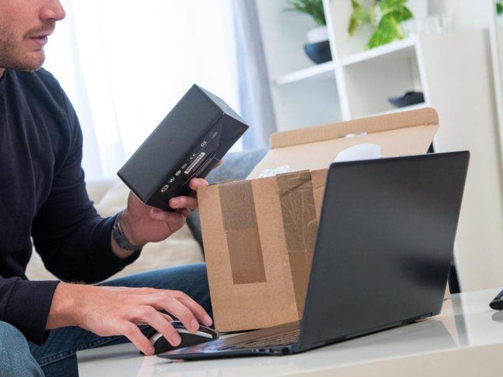 Wer online gekaufte Sachen wieder zurückschicken will, muss dafür meist nicht mehr die Originalpackung haben. Foto: Christin Klose/dpa-tmn