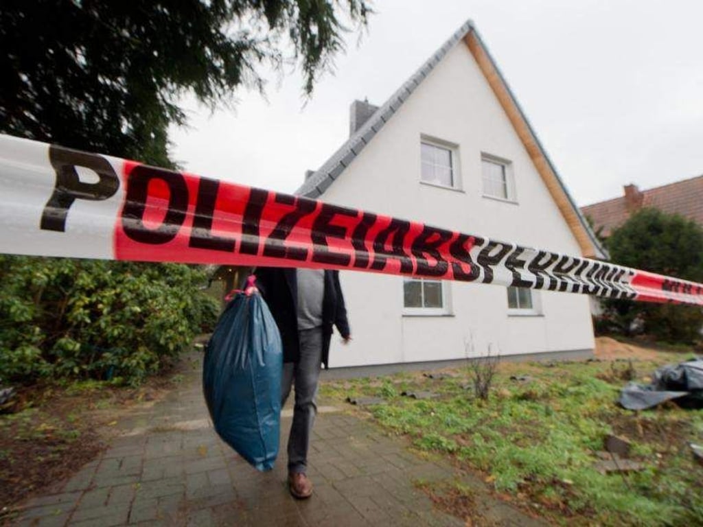 Der Lehrer war tot in seinem Haus entdeckt worden. Foto: Julian Stratenschulte/Archiv