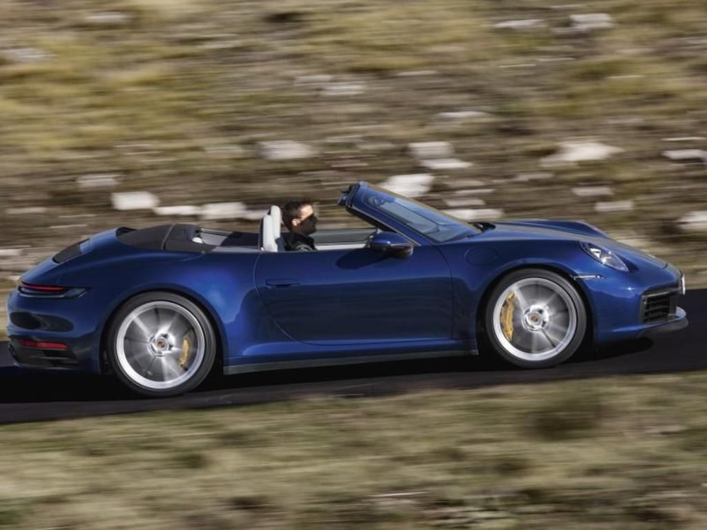 Frischluftsausen: Auch die neue Generation seines Sportwagenklassikers 911 öffnet Porsche wieder. Foto: Porsche AG