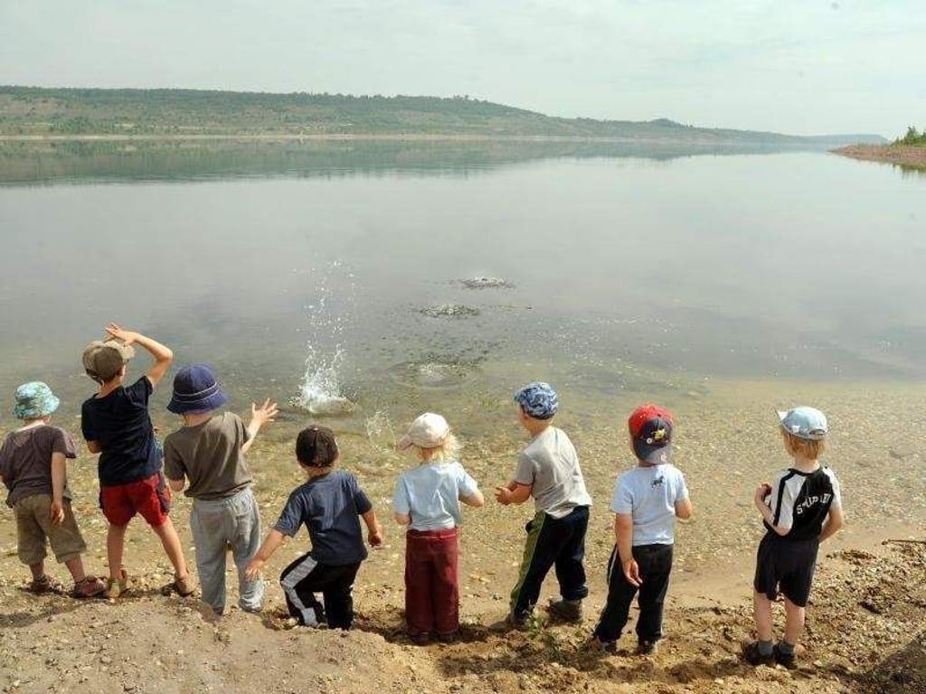 Geiseltalsee soll bis 2015 komplett öffentlich werden. Foto: W. Grubitzsch/Archiv