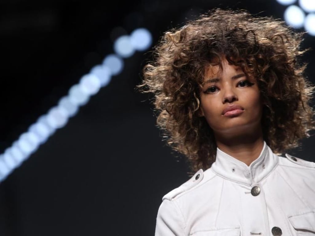 In hellen Farben präsentiert sich das Label Fay auf der Mailänder Modewoche 2015. Foto: Matteo Bazzi
