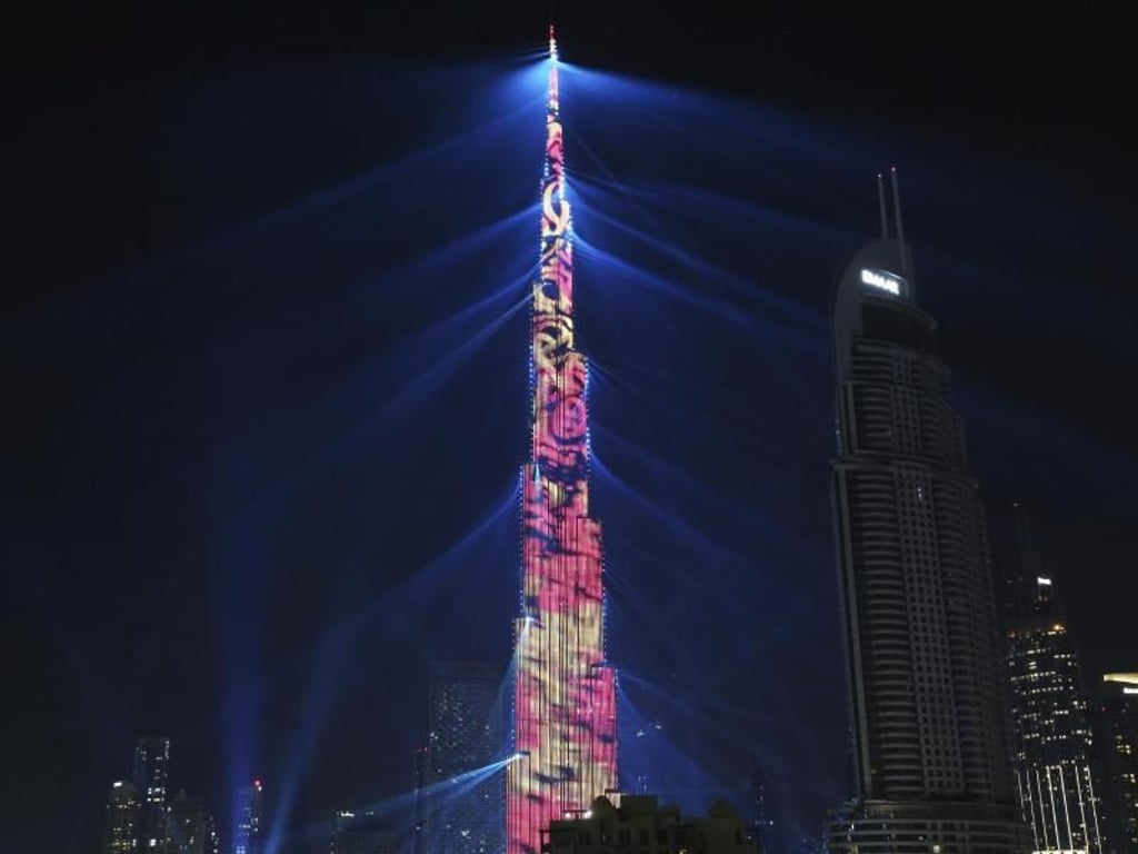 Spacy: LED-Lichter bringen dem Burj Khalifa in Dubai zum Leuchten. Foto: Jon Gambrell