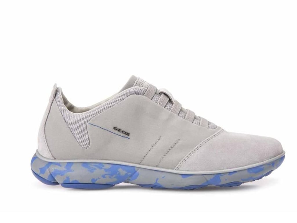 Ohne Schnürung und mit auffälliger Sohle - so präsentiert Geox den Männer-Sneaker im Frühling und Sommer 2018 (125 Euro). Foto: Geox/dpa