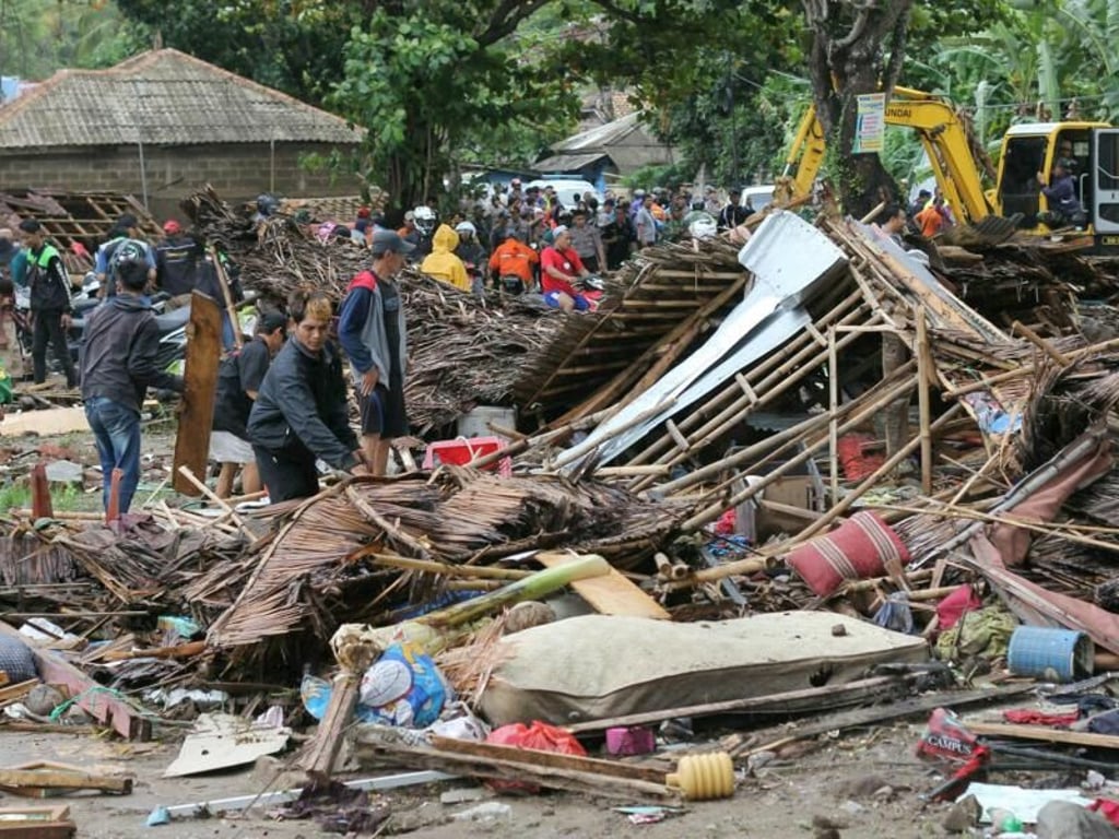 Einige der am heftigsten getroffenen Gegenden befinden sich in der Provinz Banten auf Java, wo es viele Strandunterkünfte für Touristen gibt. Foto: AP