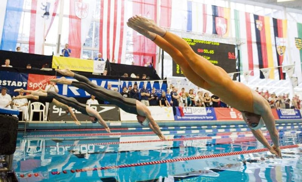 Der deutsche Schwimmer Steffen Deibler startet am Sonntag (29.11.2009) in Essen bei der deutschen Kurzbahn-Meisterschaft zu seinem Finale über 100 Meter Schmetterling. Der Hamburger gewann zum Auftakt der Finalrennen die 100 Meter Schmetterling. Deibler hat damit seinen vierten Titel bei den deutschen Meisterschaften gewonnen. Foto: Bernd Thissen dpa/lnw +++(c) dpa - Bildfunk+++