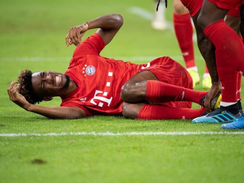 Bayern Münchens Kingsley Coman hat sich eine Knieprellung zugezogen. Foto: Sven Hoppe