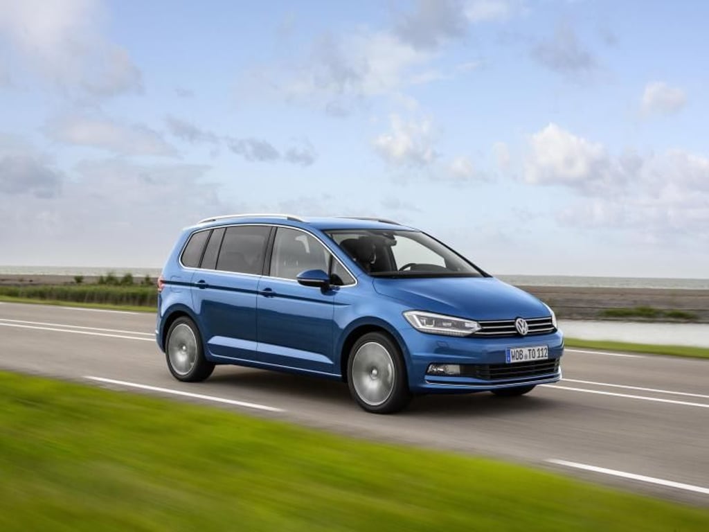 Der Van ist gewachsen. Der Radstand hat elf, die Länge 13 Zentimeter zugelegt. Zudem ist er breiter geworden. Das schafft Platz für Insassen und das Gepäck. Foto: VW