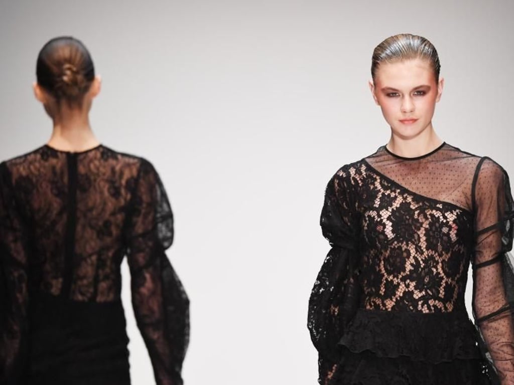 Alles Spitze beim Berliner Modelabel Ewa Herzog. Foto: Soeren Stache