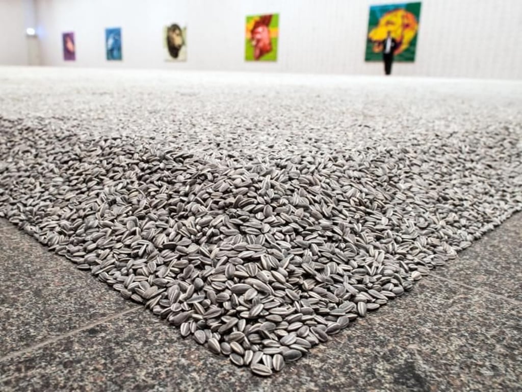 Ai Weiweis «Sunflower Seeds» (2010) bestehen aus Sonnenblumenkernen aus Porzelan. Foto: Federico Gambarini