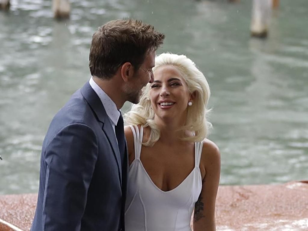 Lady Gaga (r) und Bradley Cooper beim Filmfestival in Venedig. Foto: Kirsty Wigglesworth