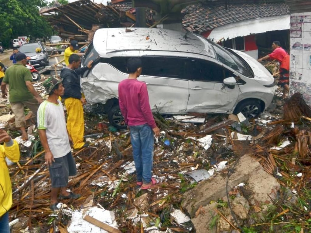 Die Provinz Banten auf Java gehört zu den am heftigsten getroffenen Gegenden, alleine dort starben nach ersten Angaben mehr als 100 Menschen. Foto: AP