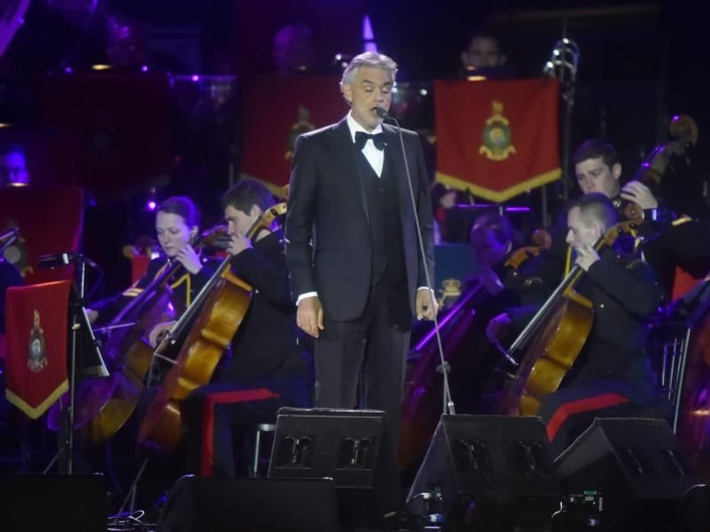 Andrea Bocelli bringt der Queen ein Ständchen. Foto: Hannah Mckay
