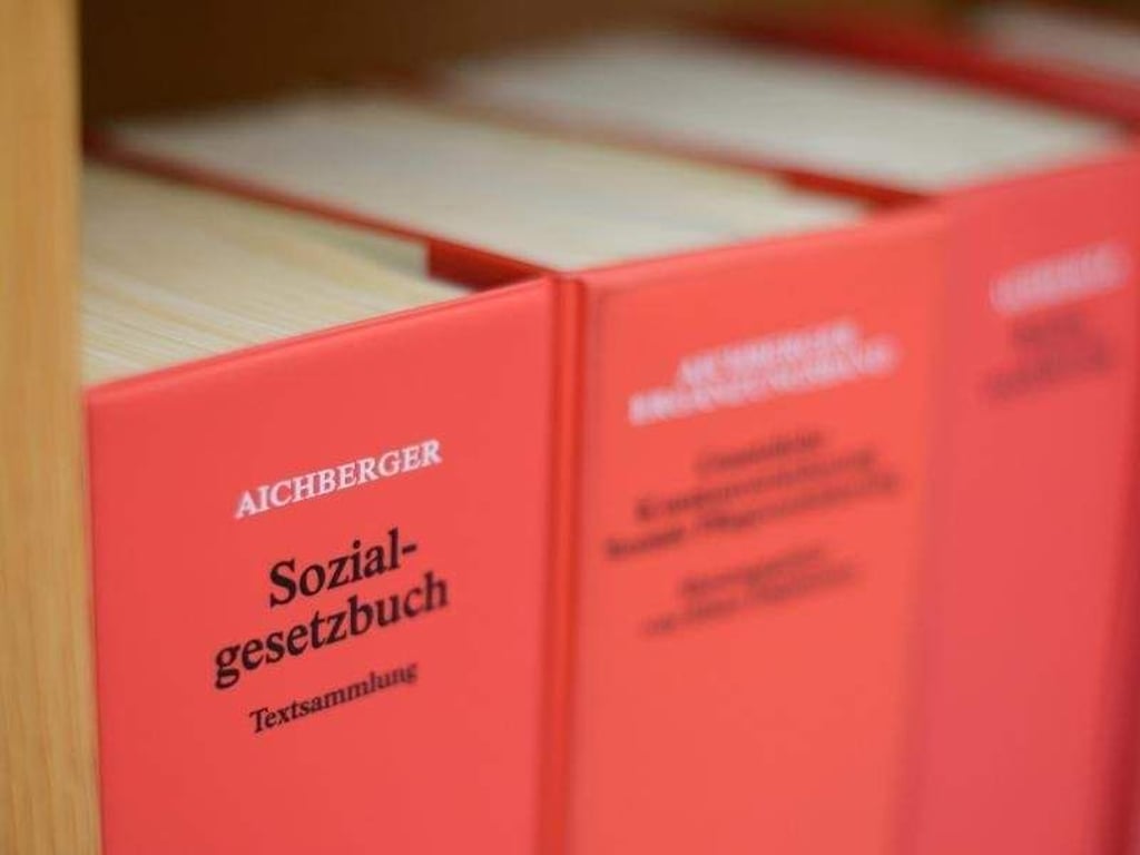 Das Landessozialgericht in Sachsen gab einem DDR-Berufskraftfahrer recht, der wegen Berufsunfähigkeit eine Erwerbsminderungsrente forderte. Foto: Julian Stratenschulte