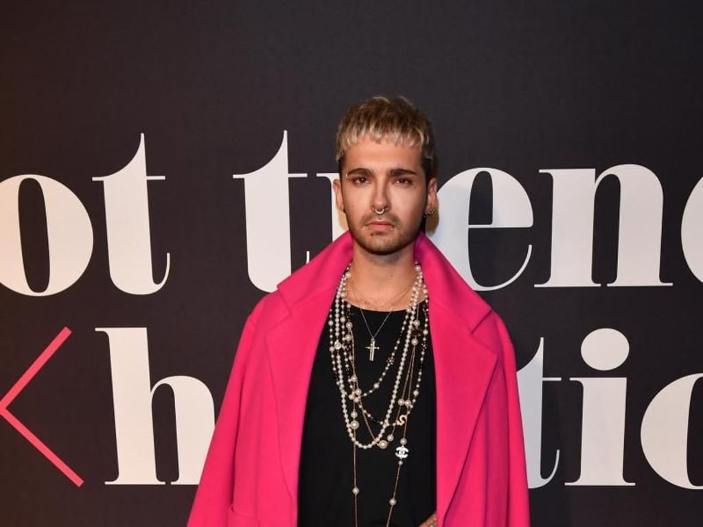 Tokio-Hotel-Sänger Bill Kaulitz holt sich Inspirationen bei der Make-Up-Show «Maybelline New York hot trends Xhibition». Foto: Jens Kalaene