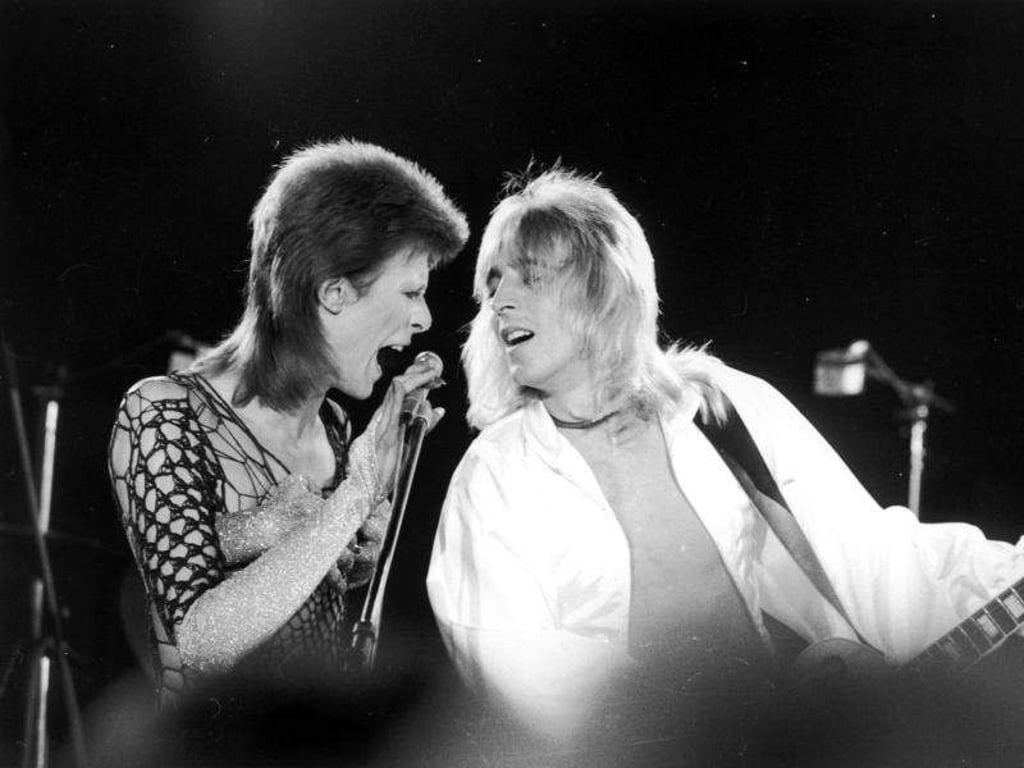 Mick Ronson und David Bowie waren ein starkes Pärchen. Foto: Getty/Jack Kay/Hulton Archive