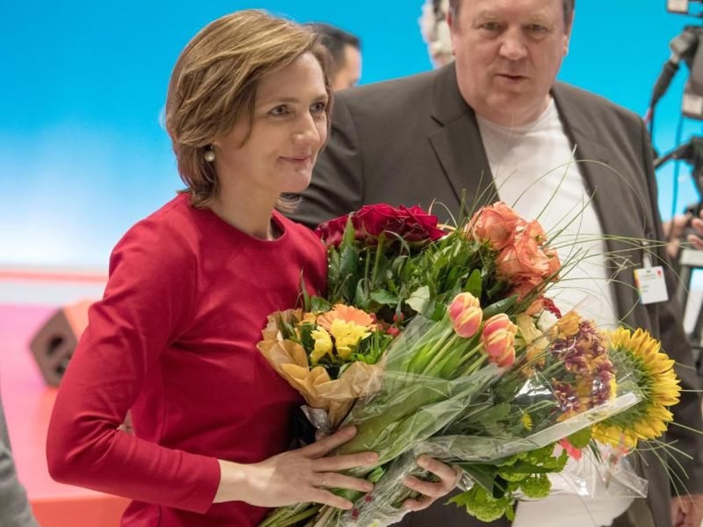 Achtungserfolg für Simone Lange: Die Gegenkandidatin erhielt mit 27,6 Prozent überraschend starke Zustimmung. Foto: Boris Roessler