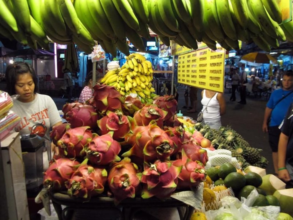 Damit Reisende sich nicht etwa durch Früchte den Magen verderben, gilt die Faustregel im Englischen: «Boil it, cook it, peel it or forget it» (Koch es, schäl es oder vergiss es). Foto: Andrea Warnecke