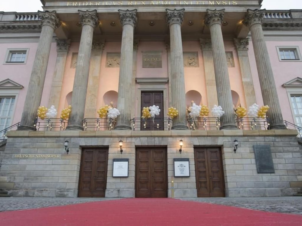 Die frisch renovierte Staatsoper in Berlin, deren Instandsetzung deutlich teurer wurde als geplant. Foto: Paul Zinken
