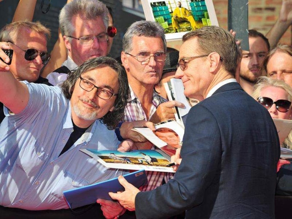 Ein Selfie mit Walter White: Bryan Cranston beim Filmfest in München. Foto: Ursula Düren