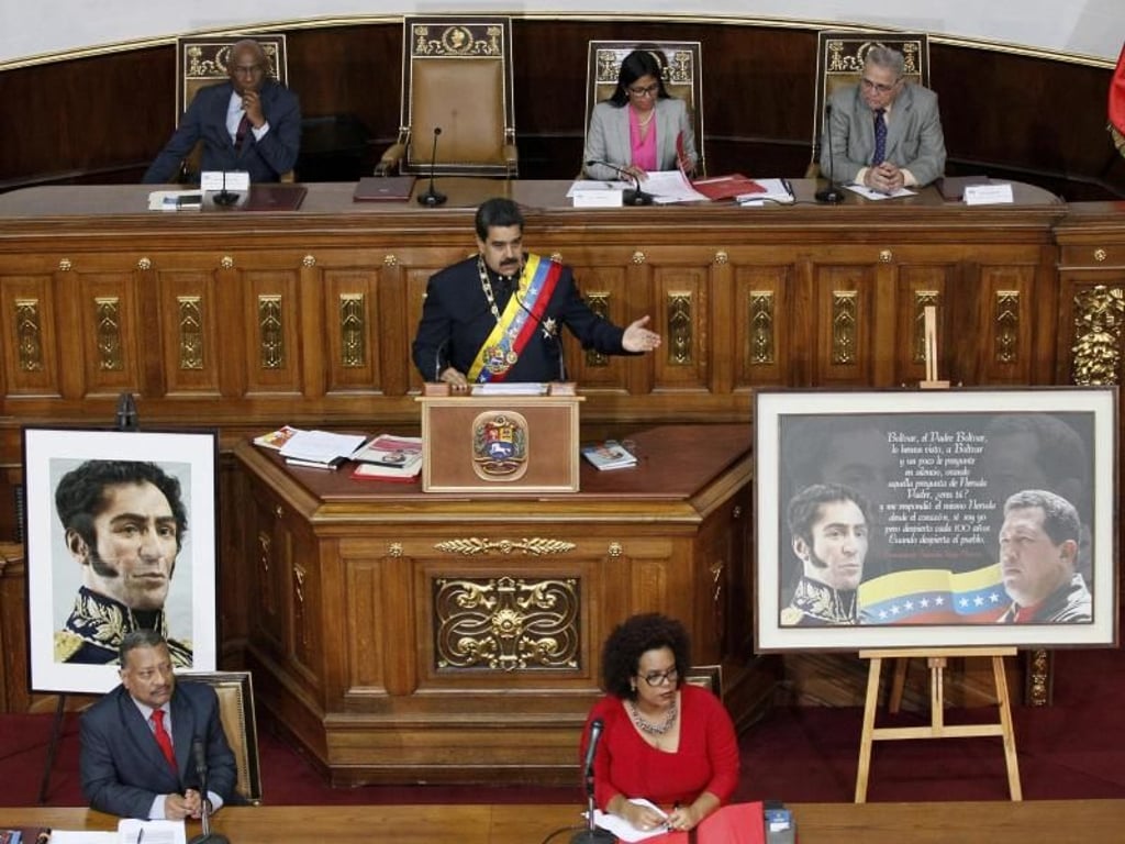 Der venezolanische Präsident Nicolás Maduro, spricht im Parlamentsgebaüde in Caracas bei einer Sitzung der Verfassungsversammlung. Foto: Ariana Cubillos