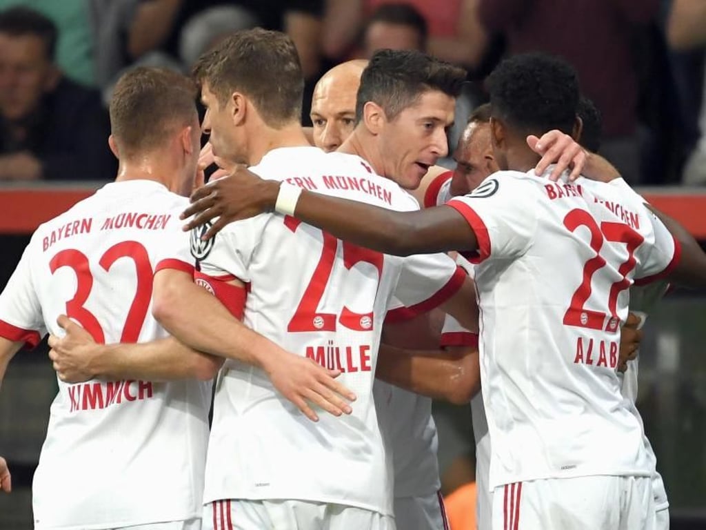 In der 9. Minute durften die Bayern-Spieler nach Lewandowskis zweitem Treffer erneut jubeln. Foto: Federico Gambarini