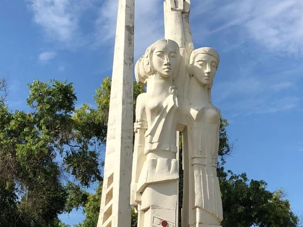 Denkmal für den deutschen Schutzvertrag in Baguida: Togo war einst eine deutsche Kolonie. Foto: Gabriele Derouiche/dpa-tmn